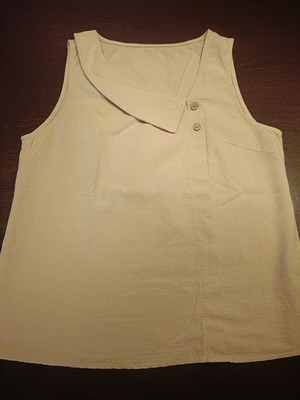 Beige T-shirt like new, size M