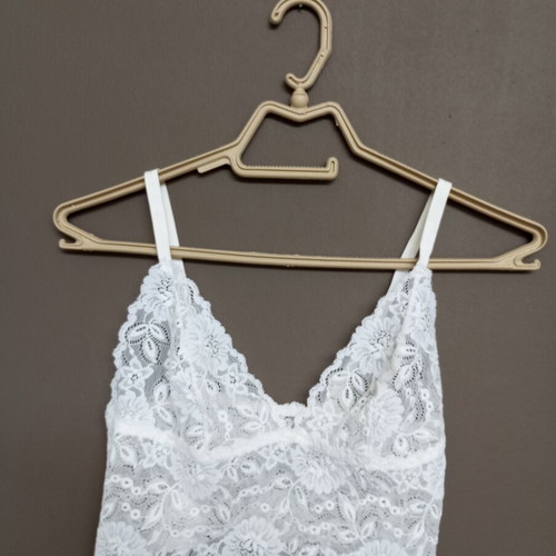 White Bustier Top like new with new Lip Combo gift