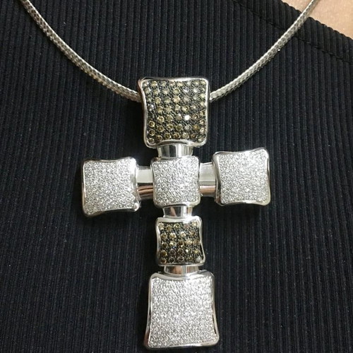 Cross 18k with diamonds new, 5x7 cm, 18 karat white gold