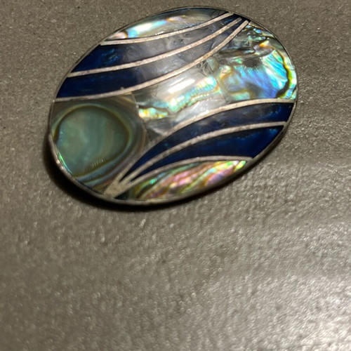 Silver pin pendant like new with colorful mother-of-pearl abalone
