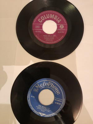 45rpm vinyl records used, rare 60s authentic pressings Beatles covers