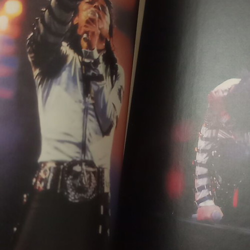 Michael Jackson biography book like new, Greek edition