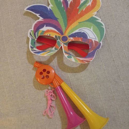 Carnival glasses and double karamouza new, pack of 2 items