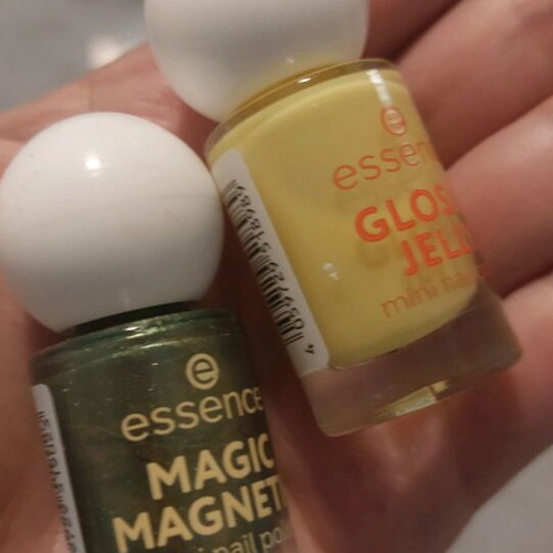 Essence nail polishes 2 pieces, magnetic -  4,00 - Vendora.cy