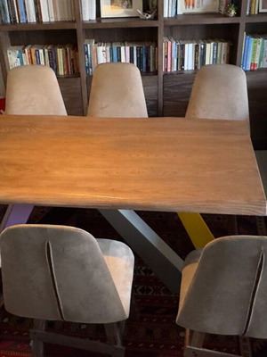 Solid Wood Dining Table like new with solid metal legs