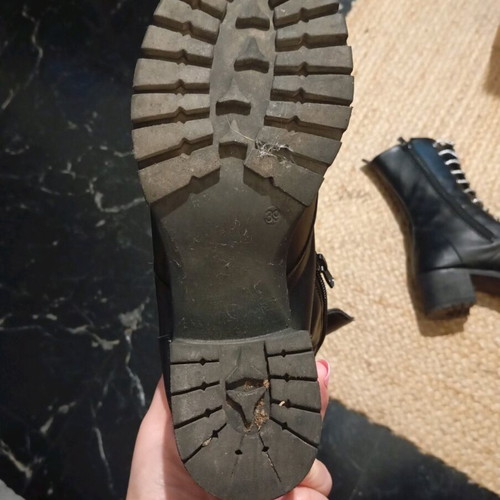 Black high boots used, size 39, with thick heel and silver laces