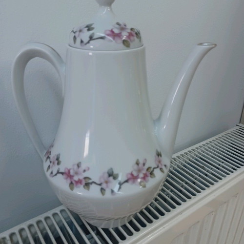 Porcelain tea set like new