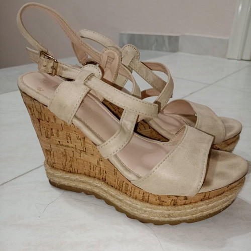Beige platform sandals used size 38 with cork sole