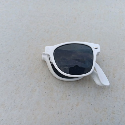 Foldable children's white sunglasses like new
