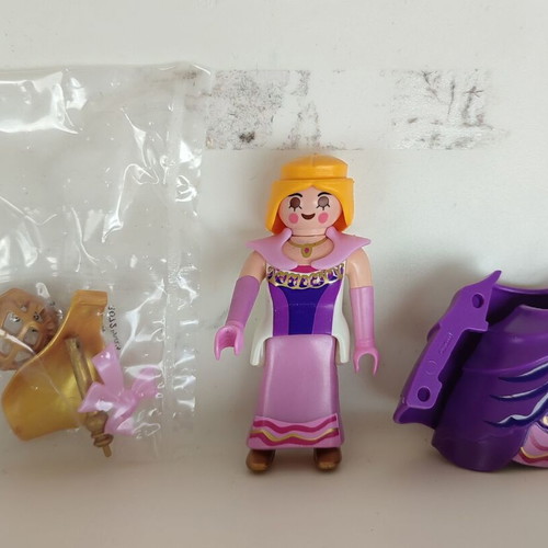 Playmobil Princess with Purple Dress and Scepter new