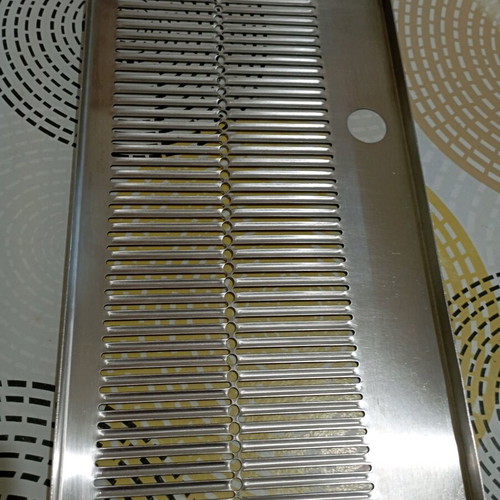 Inox draining grate like new, dimensions 33x18