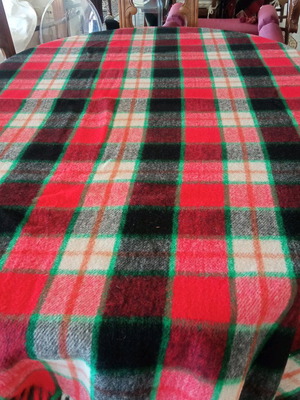 Diamond wool blanket full plaid like new