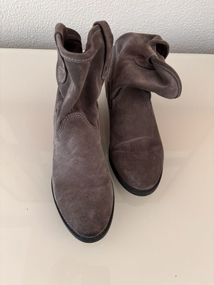 Suede ankle boots slouchy taupe size 38 like new