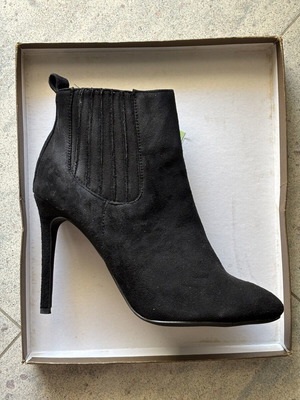 Chelsea boots high heel suede size 40 like new