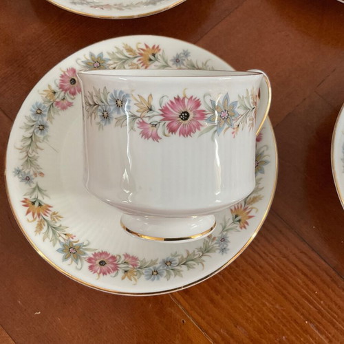 Royal Albert Paragon Belinda tea set, 6 cups with saucers, tall teapot and creamer