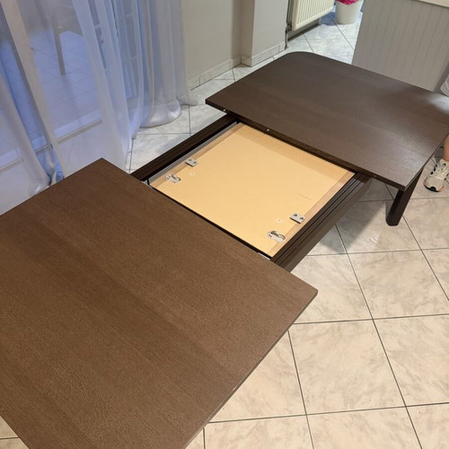 Extendable dining table up to 260cm like new