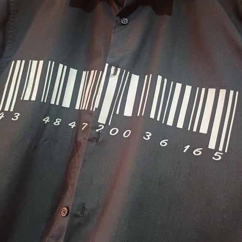 Men's short-sleeve black shirt Stefan Fashion like new, barcode design, size L
