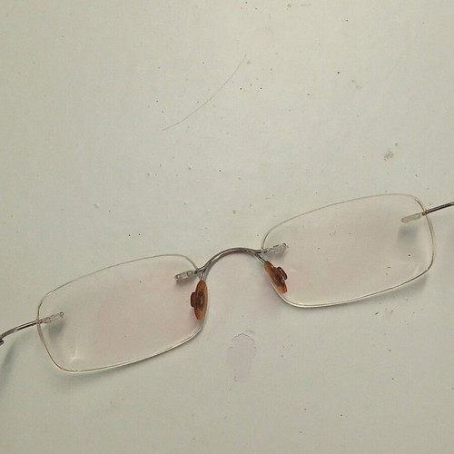 Wire glasses frame used, silver color