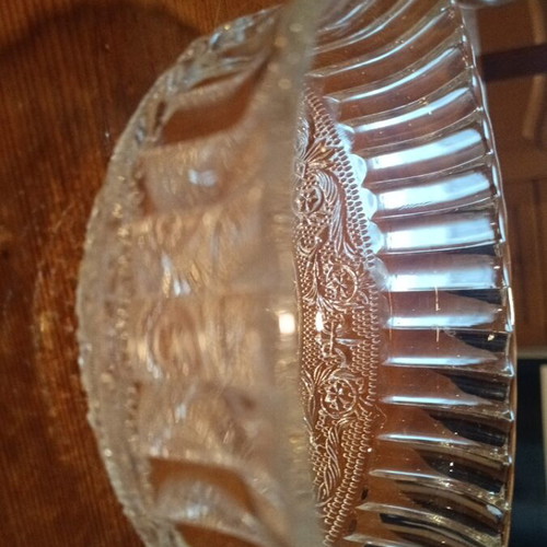 Glass bowl like new with embossed design for living room or kitchen