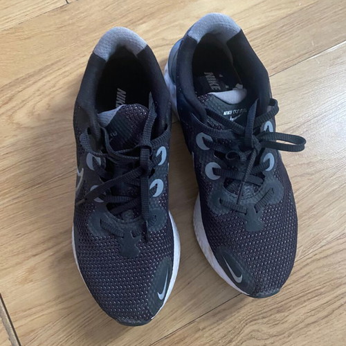 Nike Renew sneakers like new, size 40, black and white