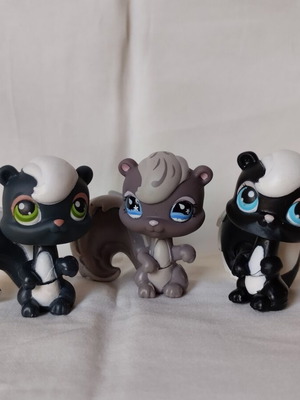 Littlest Pet Shop skunks and squirrel figures used, Hasbro