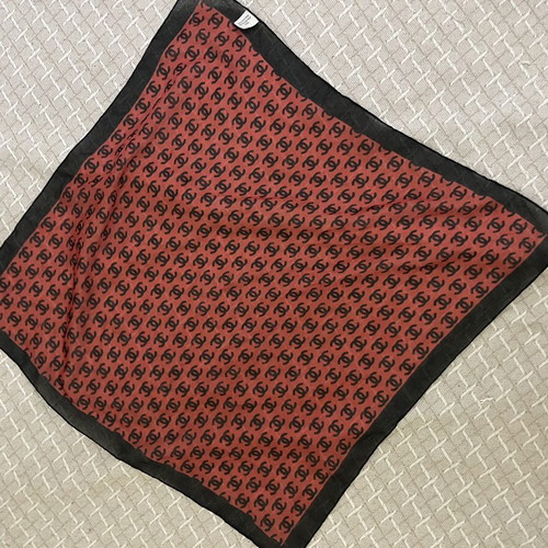 Scarf used, black and red