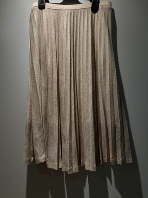 Massimo Dutti pleated midi skirt used in beige–nude shade