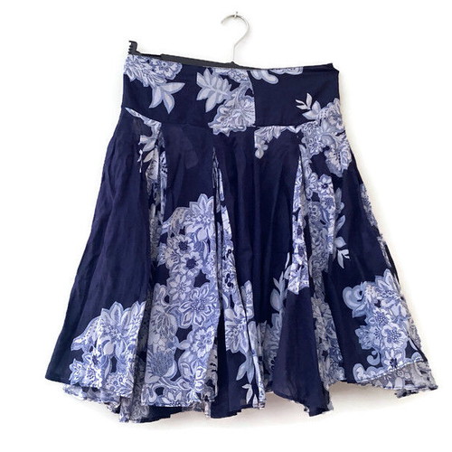 Zara mini flared skirt like new, blue floral and white