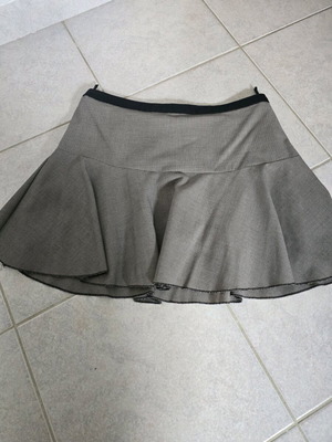Mango women's skirt used, size 40, black and white