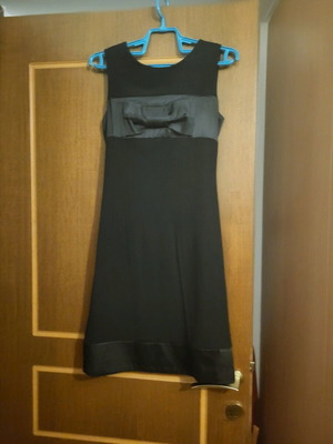 Knee-length dress new, size S, black