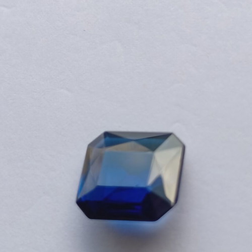 Sapphire faceted 5.75 ct used
