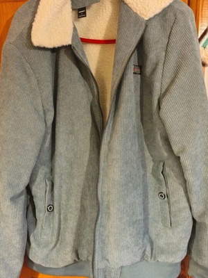 Shein men's jacket like new, size large, mint green with fur lining