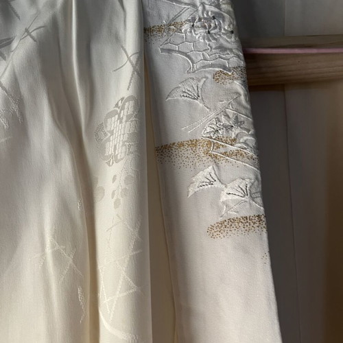 Japanese silk kimono 130 cm with floral patterns