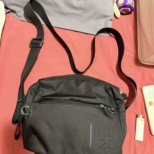 Mandarina Duck MD20 crossbody bag like new, black