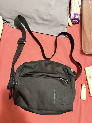 Mandarina Duck MD20 crossbody bag like new, black