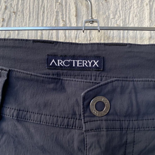 Arc'teryx pants like new, blue