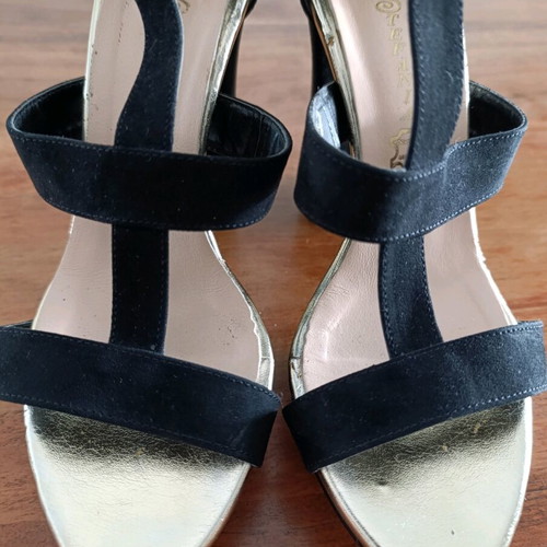 Stefania black high-heeled sandals like new with gold details