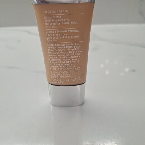 Clinique Even Better Refresh Hydrating and Repairing Foundation used