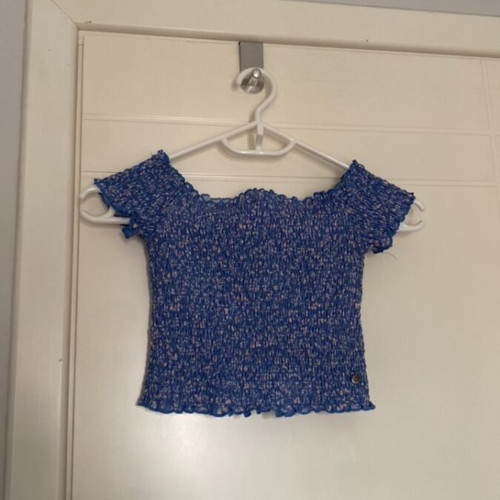 Blue floral top with ruching like new Pull & Bear