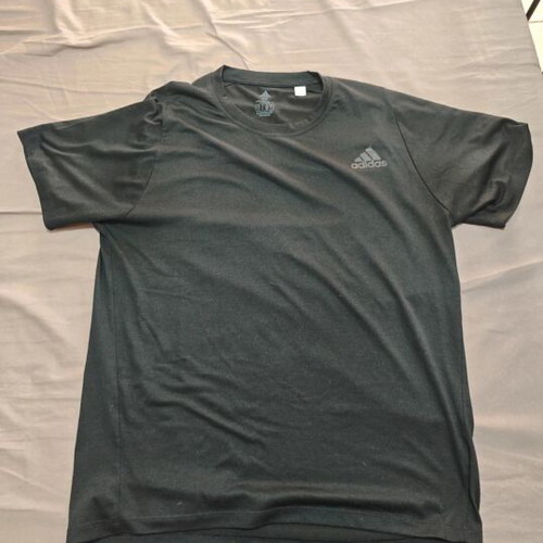 Adidas T-shirt medium, black