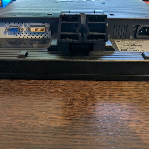 LG FLATRON L204WT monitor used for spare parts