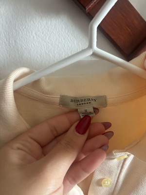 Burberry T-shirt used, size S, beige with damage on left side