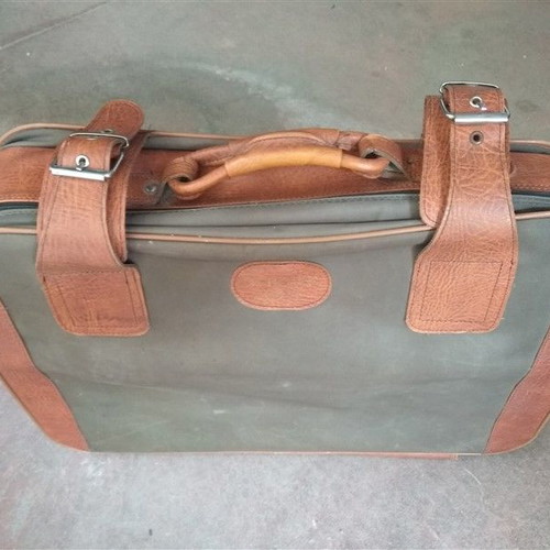 Small suitcase in good condition suitable for decor