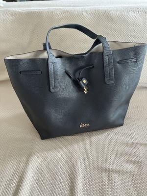 Kem leather shoulder bag black like new
