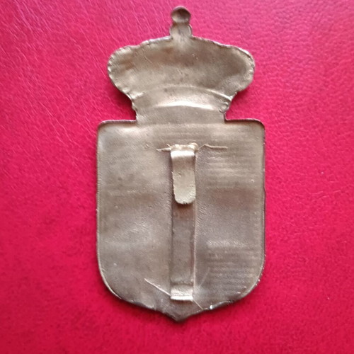 Collectible Royal Emblem like new