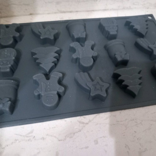 Silicone molds new, set of 3