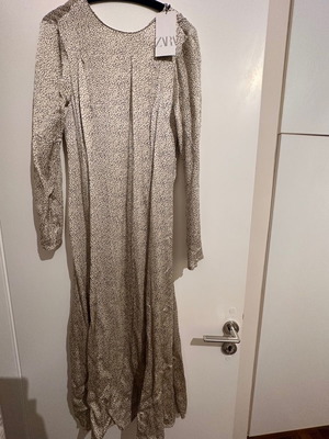 Zara dress new with tag size M