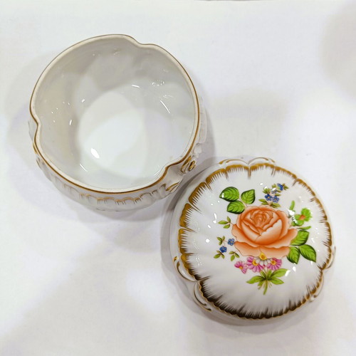 Herend Hungary Bonbonniere Petite Rose model 6046 mint condition
