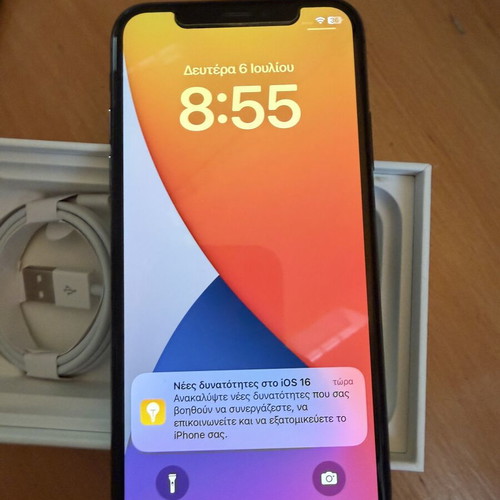 Apple iPhone X 64GB like new, black, graffiti