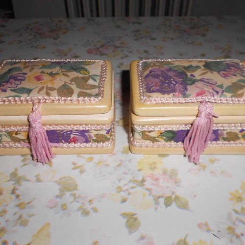 Vintage home decor like new, set of 3 pieces